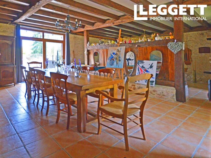 Image No.8-7 Bed House for sale