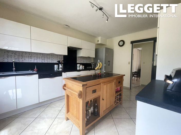 Image No.4-5 Bed House for sale