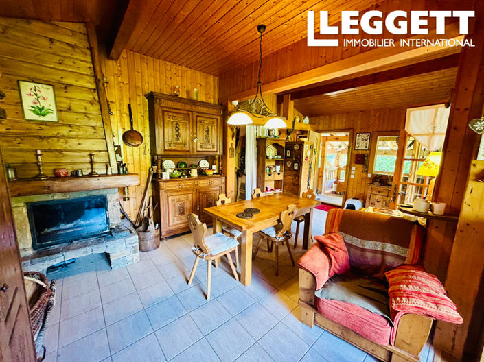 Image No.2-4 Bed House for sale