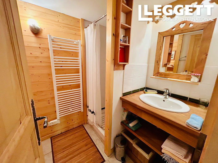 Image No.6-4 Bed House for sale