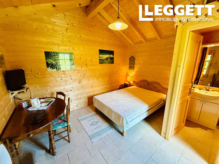 Image No.6-4 Bed House for sale