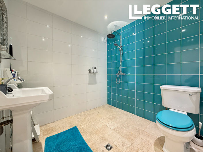 Image No.9-8 Bed House for sale