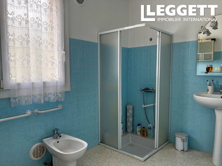 Image No.6-4 Bed House for sale