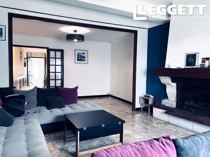 Image No.2-4 Bed House for sale