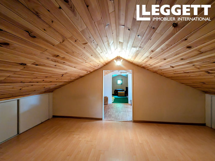 Image No.6-5 Bed House for sale