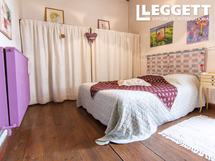 Image No.8-11 Bed House for sale