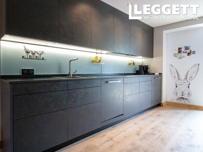 Image No.10-4 Bed House for sale