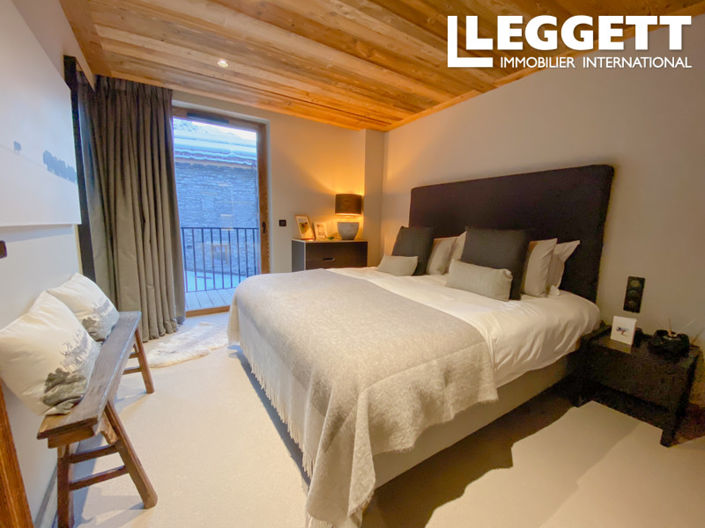 Image No.7-4 Bed House for sale