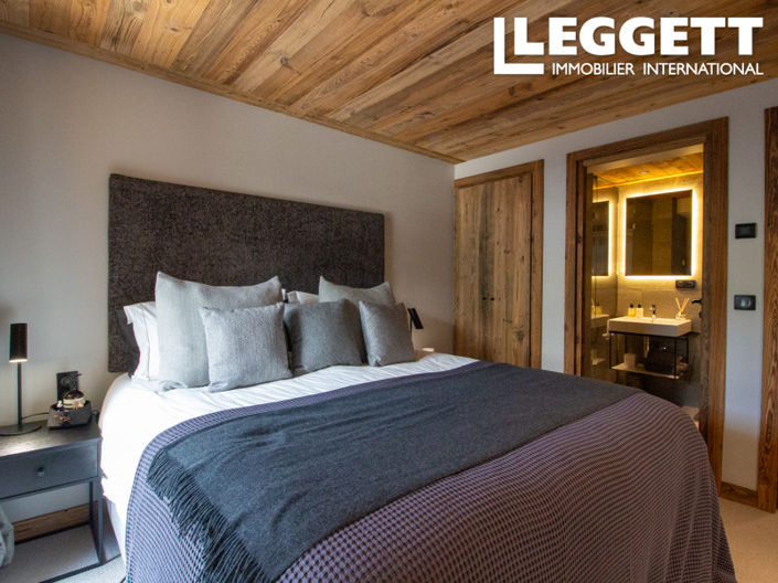 Image No.8-4 Bed House for sale