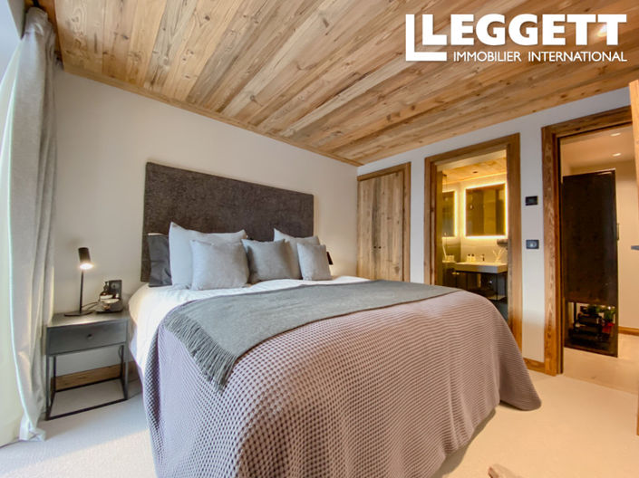 Image No.8-4 Bed House for sale