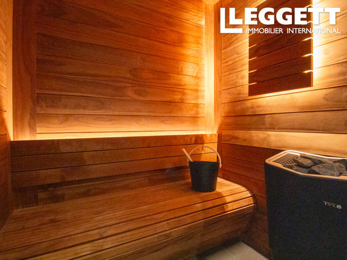 Image No.9-4 Bed House for sale