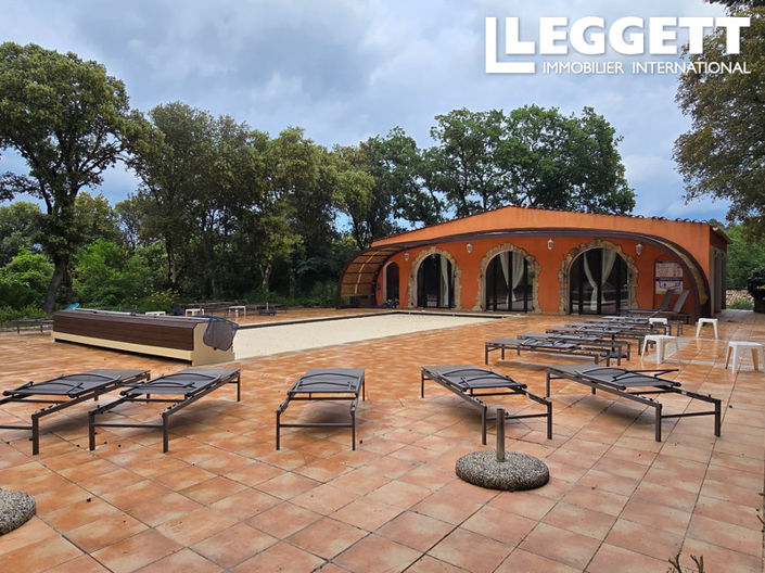 Image No.8-10 Bed House for sale