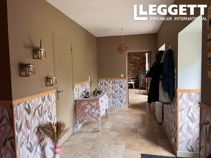 Image No.7-5 Bed House for sale