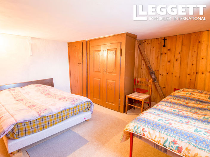 Image No.10-2 Bed House for sale