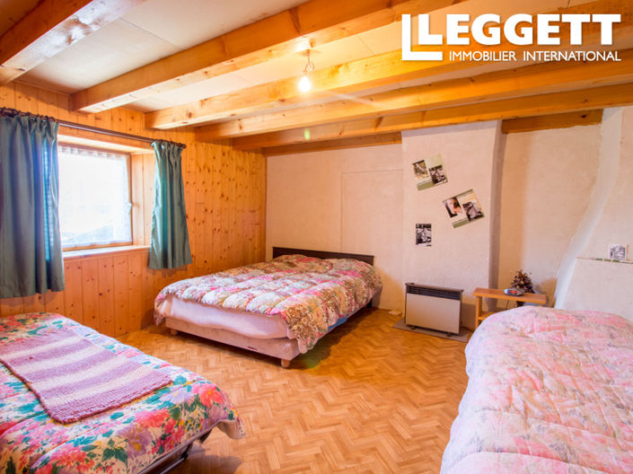 Image No.8-2 Bed House for sale