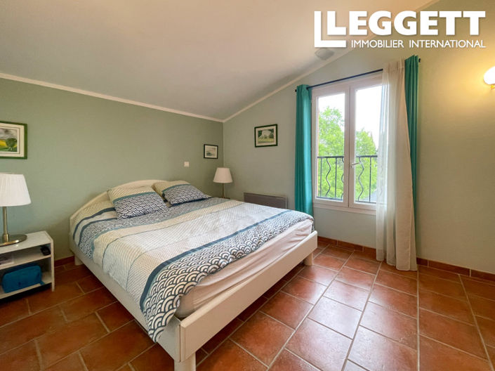 Image No.9-3 Bed House for sale