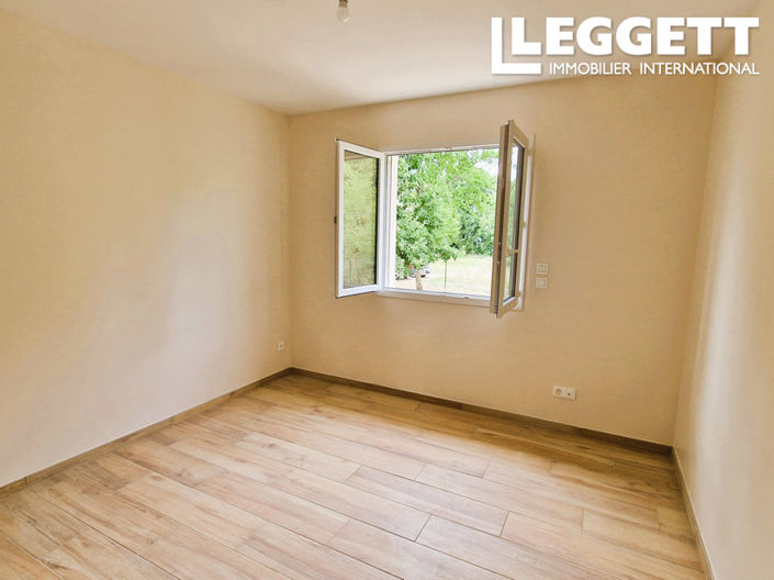 Image No.6-3 Bed House for sale