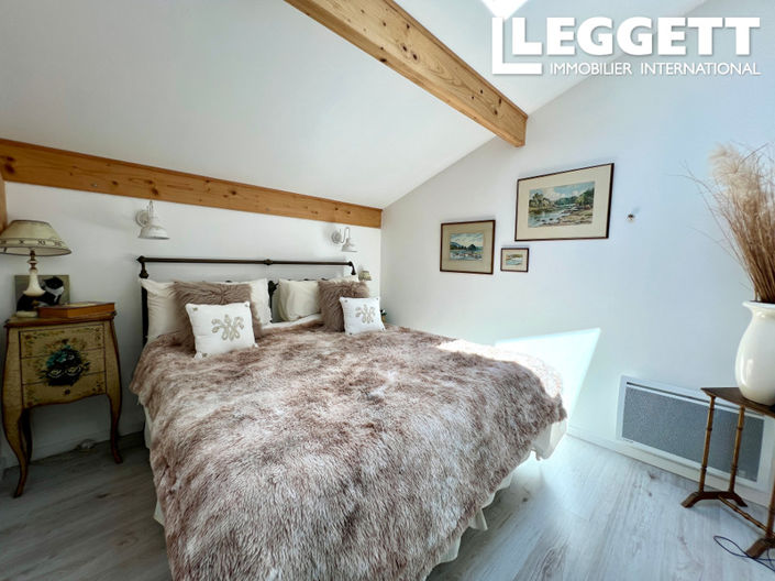 Image No.9-3 Bed House for sale