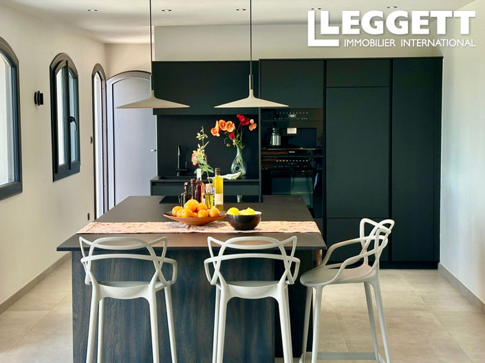 Image No.8-3 Bed House for sale