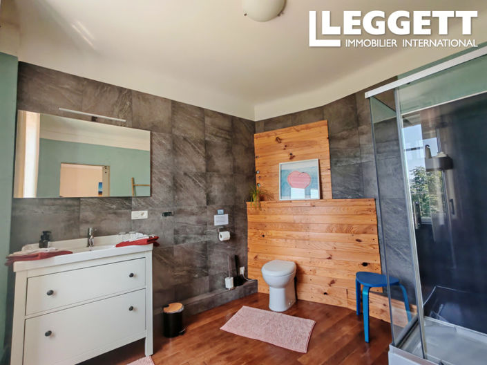 Image No.8-3 Bed House for sale