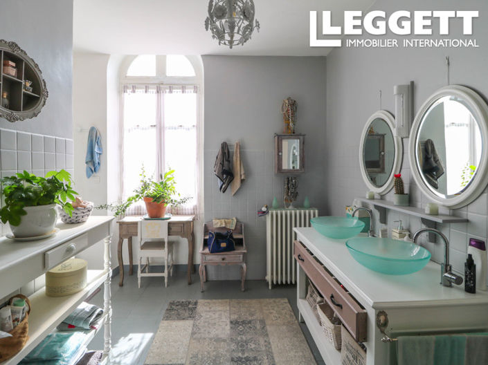 Image No.5-Châteaux de 6 chambres à vendre à Uzès