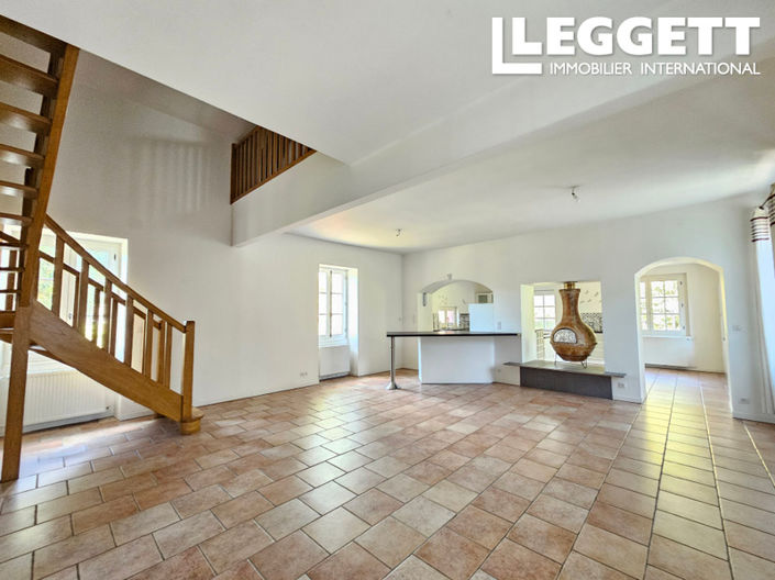 Image No.2-Maison de 4 chambres à vendre à Ainay-le-Château