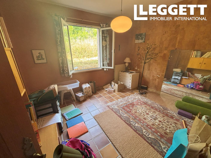 Image No.9-4 Bed House for sale