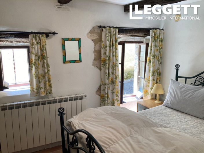 Image No.8-3 Bed House for sale