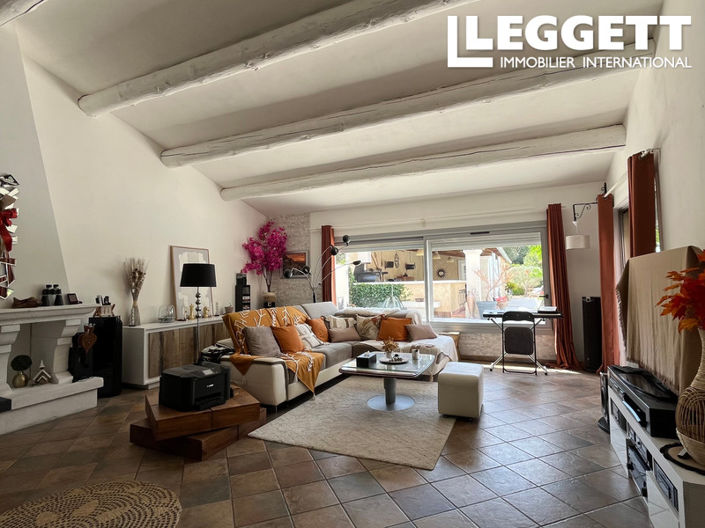 Image No.2-6 Bed House for sale