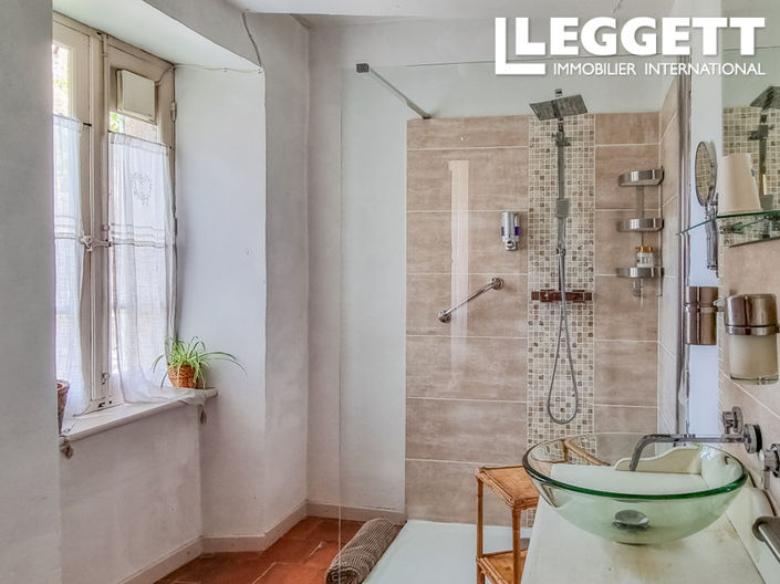 Image No.10-5 Bed House for sale