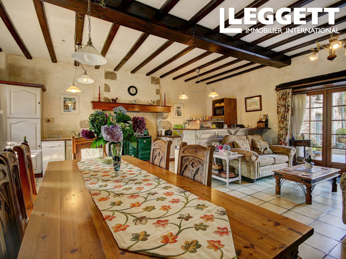 Image No.8-5 Bed House for sale