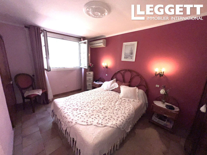 Image No.6-2 Bed House for sale