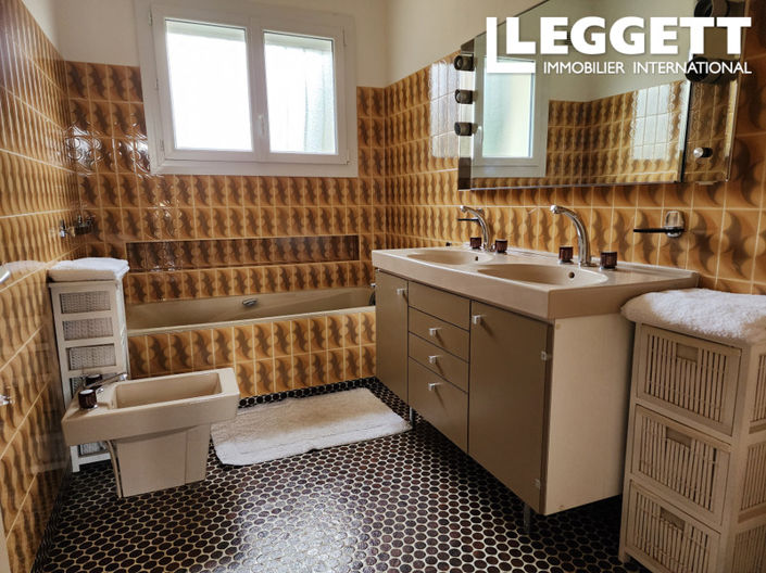 Image No.8-Maison de 4 chambres à vendre à Nouic