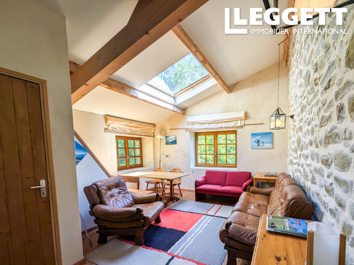 Image No.10-6 Bed House for sale