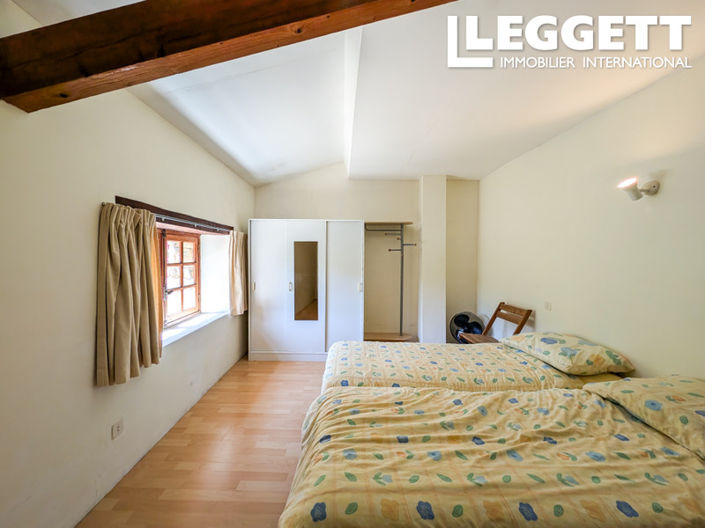 Image No.6-6 Bed House for sale