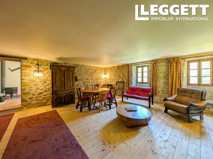 Image No.9-6 Bed House for sale