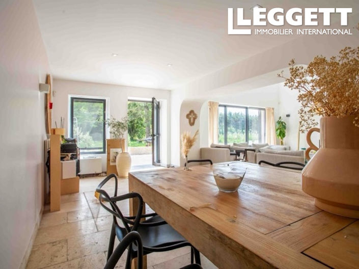 Image No.5-10 Bed House for sale