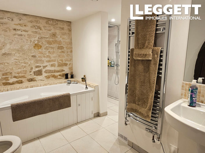 Image No.8-3 Bed House for sale