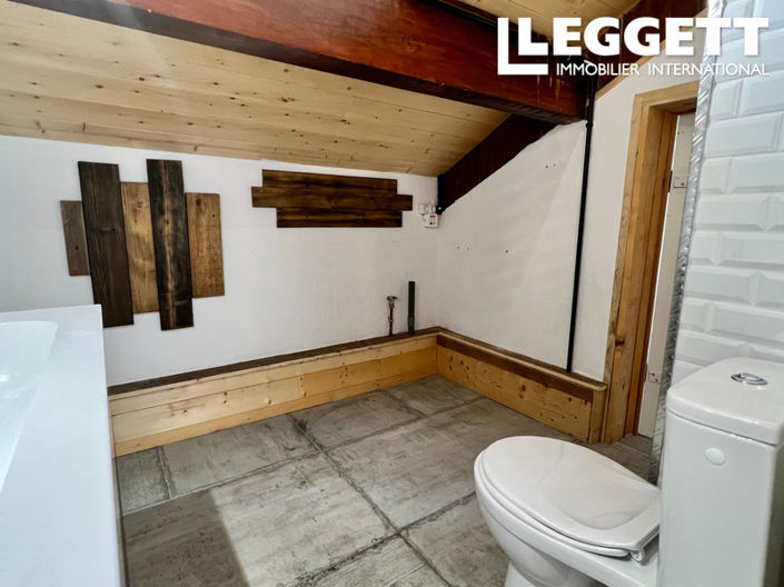 Image No.8-3 Bed House for sale