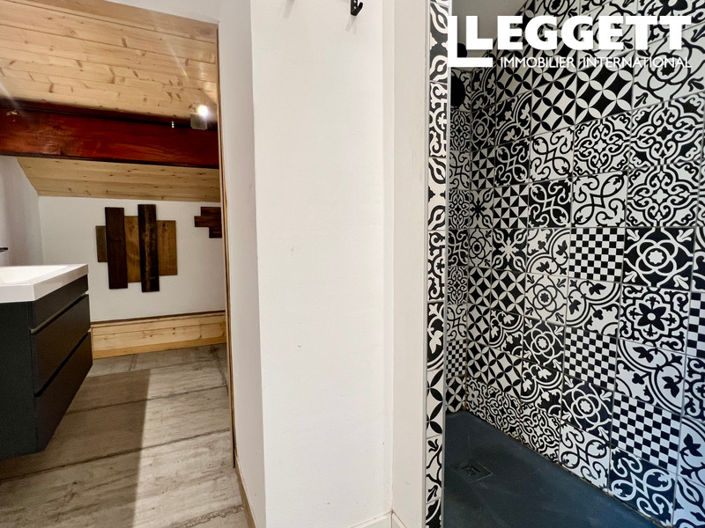 Image No.9-3 Bed House for sale