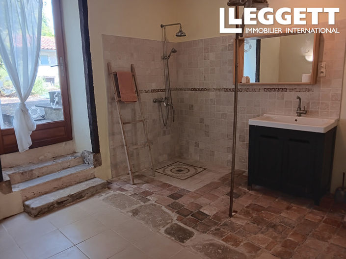 Image No.6-3 Bed House for sale