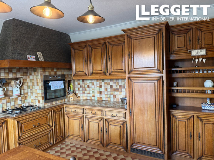 Image No.6-4 Bed House for sale