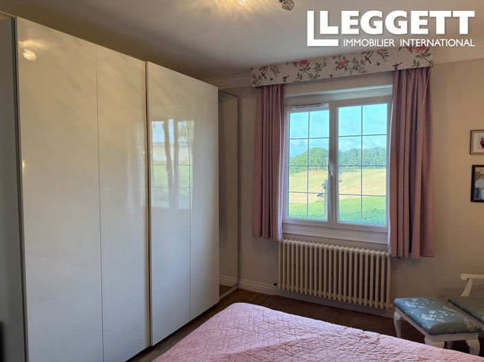 Image No.8-4 Bed House for sale