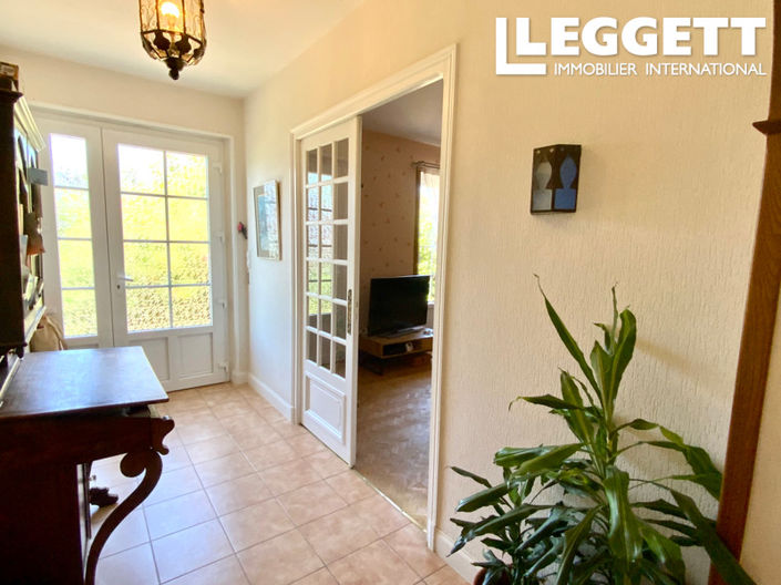 Image No.5-5 Bed House for sale