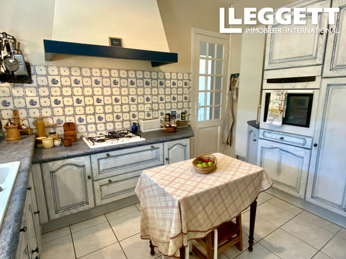 Image No.8-5 Bed House for sale