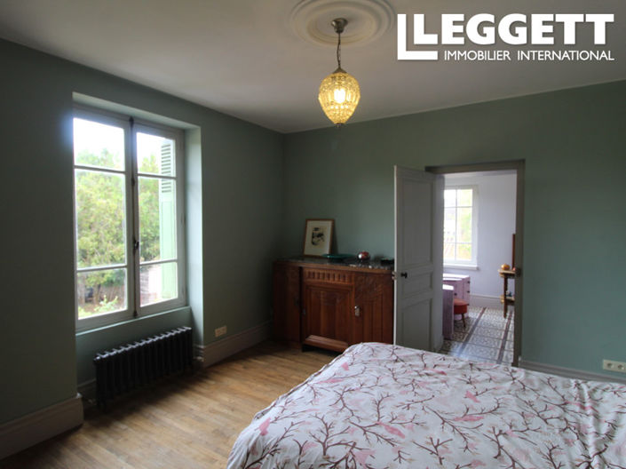 Image No.6-5 Bed House for sale