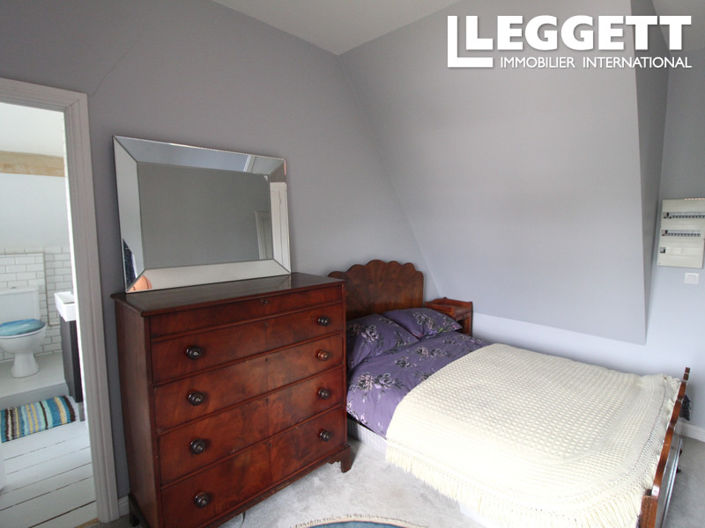 Image No.8-5 Bed House for sale