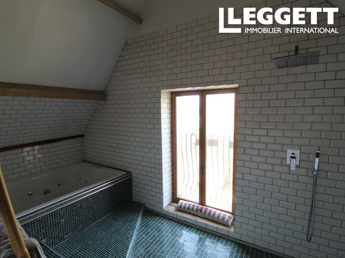 Image No.9-5 Bed House for sale