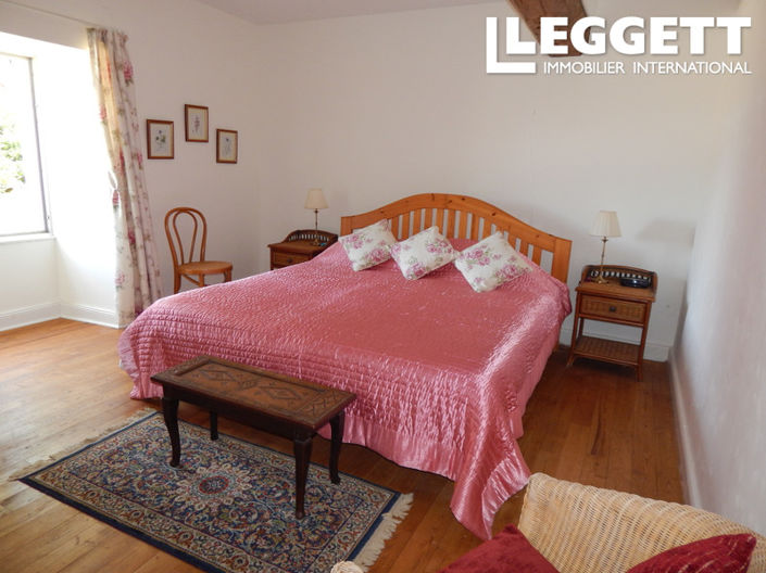 Image No.10-7 Bed House for sale