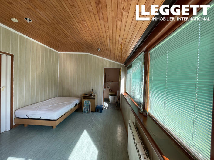 Image No.8-3 Bed House for sale